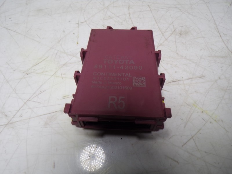 Recambio de modulo electronico para toyota rav4 hybrid fwd referencia OEM IAM 8911142090 8911142090 