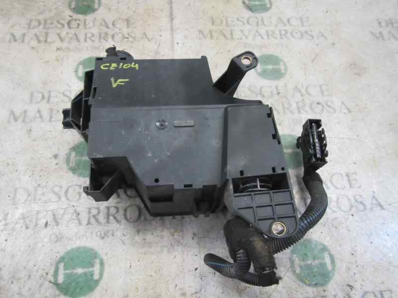 Recambio de caja reles / fusibles para opel tigra twin top 1.4 16v referencia OEM IAM   