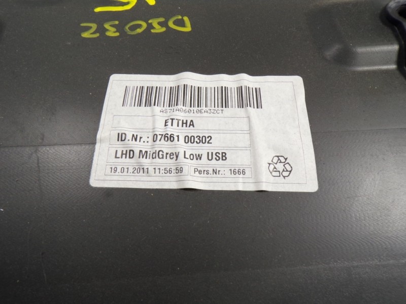 Recambio de guantera para ford mondeo ber. (ca2) 2.0 tdci cat referencia OEM IAM 1751586 0766100302 0766100302