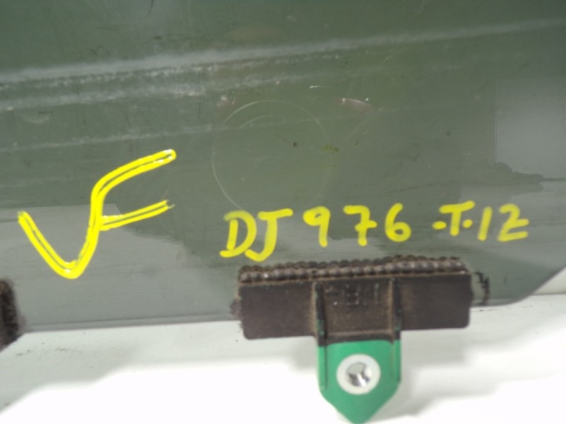 Recambio de cristal puerta trasero izquierdo para toyota rav4 hybrid fwd referencia OEM IAM 6810442200  