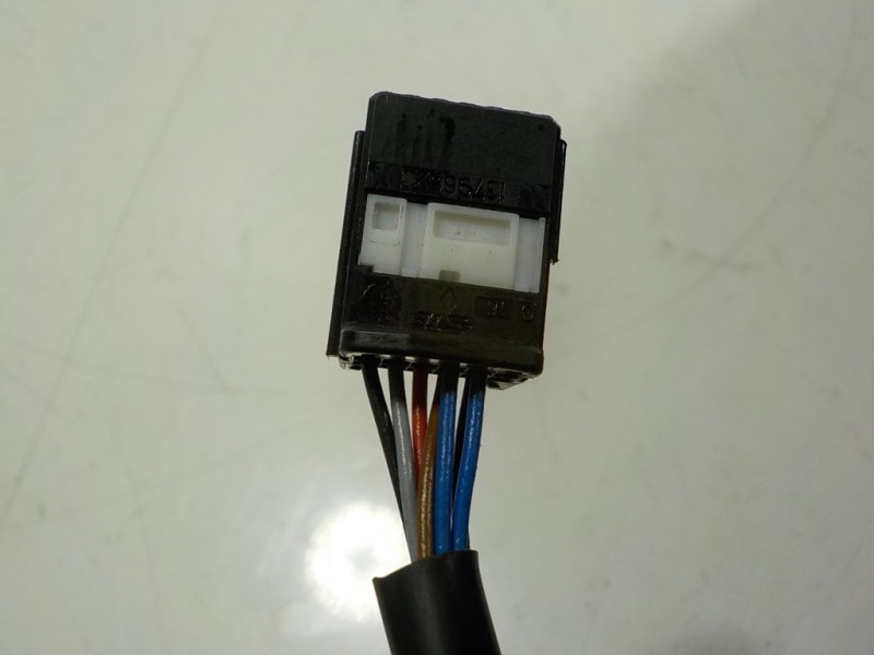 Recambio de espejo izquierdo para renault clio iv 0.9 tce energy bivalent. gasolina / gpl referencia OEM IAM 963022031R  