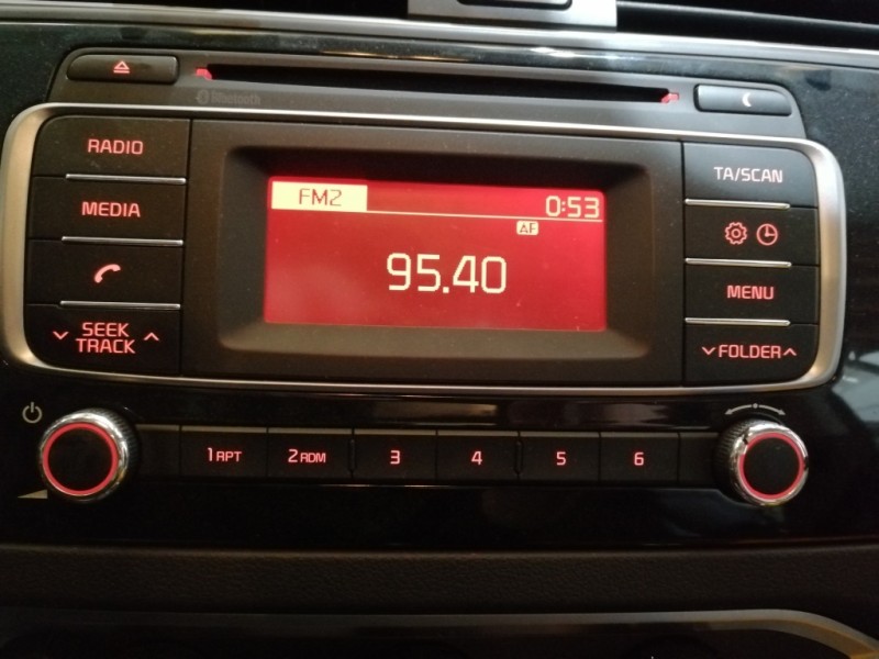 Recambio de sistema audio / radio cd para kia rio 1.2 cat referencia OEM IAM 961701W770CA 961701W770 