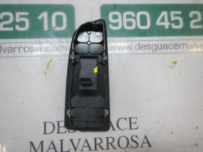 Recambio de mando elevalunas delantero derecho para bmw serie 1 berlina (e81/e87) 118d referencia OEM IAM 61316970247  