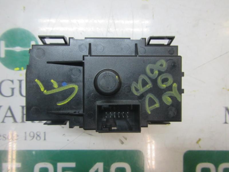 Recambio de mando luces para bmw serie 1 berlina (e81/e87) 118d referencia OEM IAM 61316945874 693279503 