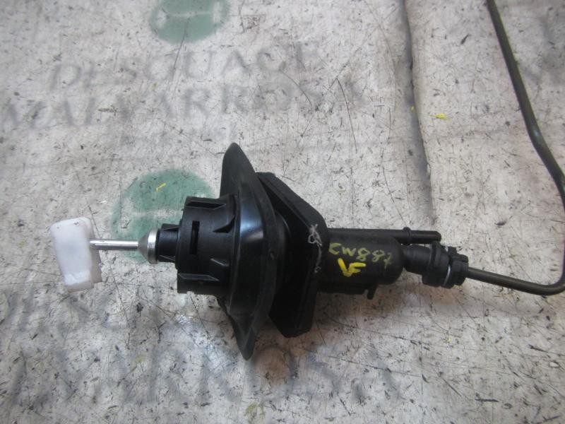 Recambio de bomba embrague para ford c-max titanium referencia OEM IAM 1863548  