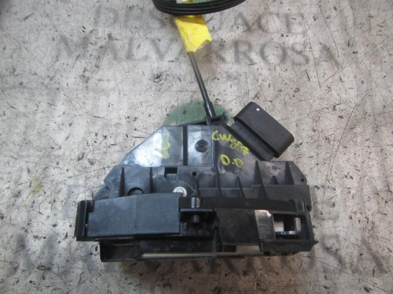 Recambio de cerradura puerta delantera derecha para ford c-max titanium referencia OEM IAM 2048282  