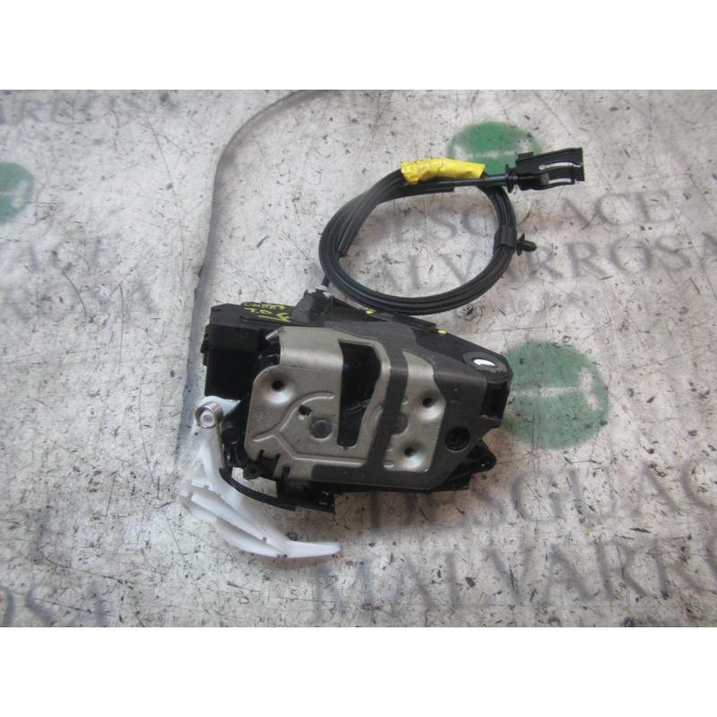 Recambio de cerradura puerta trasera derecha para ford c-max titanium referencia OEM IAM 2053473  