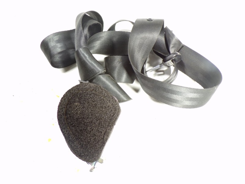 Recambio de cinturon seguridad trasero derecho para peugeot 3008 1.6 hdi fap referencia OEM IAM   