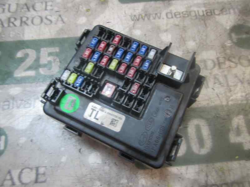 Recambio de caja reles / fusibles para hyundai tucson 1.7 crdi cat referencia OEM IAM   
