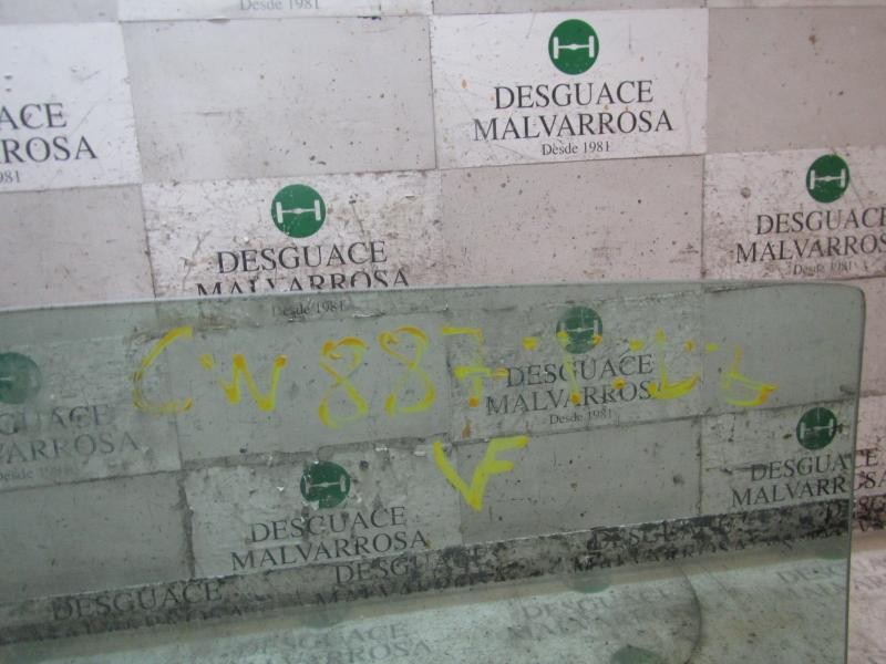 Recambio de cristal puerta trasero izquierdo para ford c-max titanium referencia OEM IAM 1699796  