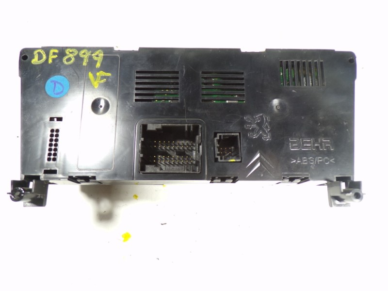 Recambio de mando climatizador para peugeot 3008 1.6 hdi fap referencia OEM IAM   