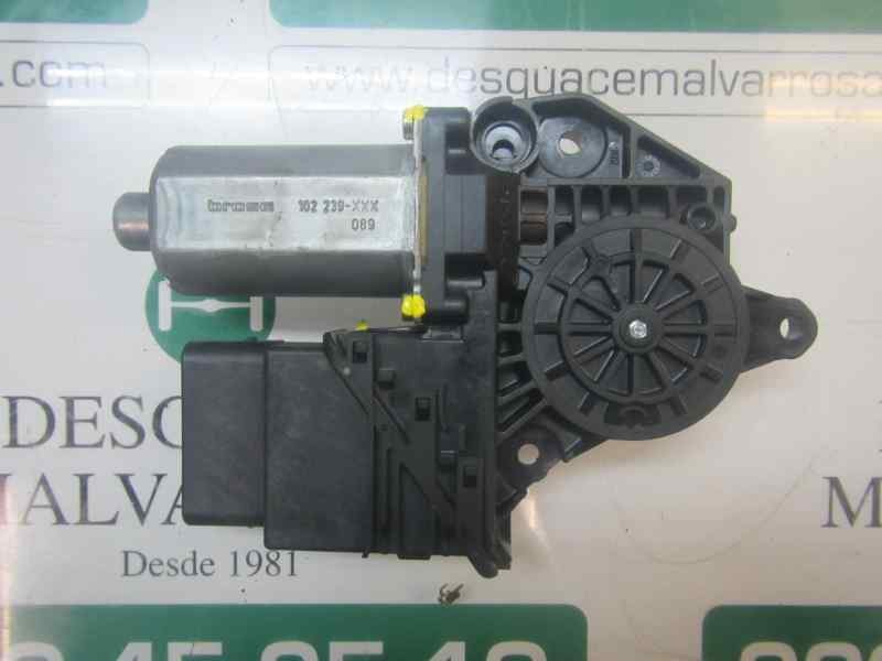 Recambio de motor elevalunas trasero derecho para volkswagen golf iv berlina (1j1) 1.6 16v referencia OEM IAM   