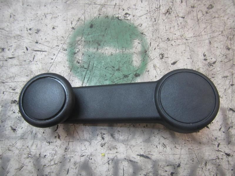 Recambio de maneta elevalunas trasera derecha para ford c-max titanium referencia OEM IAM 1682662  