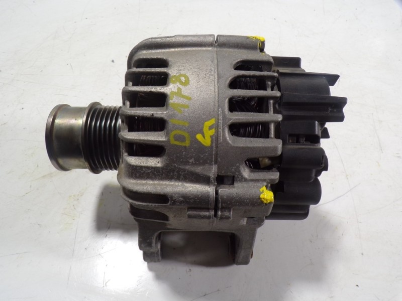 Recambio de alternador para seat leon (5f1) 1.2 tsi referencia OEM IAM 04E903015 04E903021N 