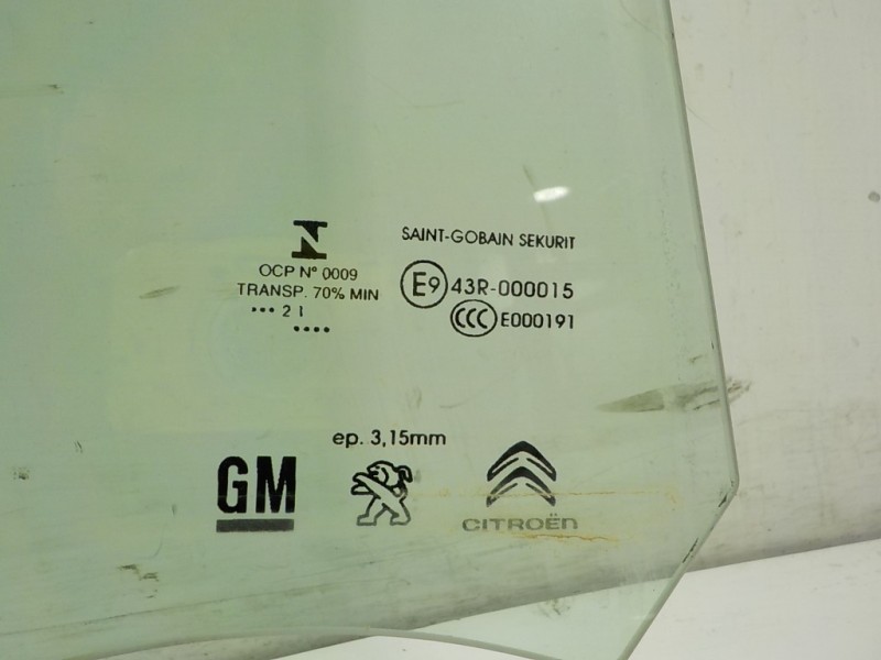 Recambio de cristal puerta delantero derecho para toyota proace city 1.5 dci referencia OEM IAM   