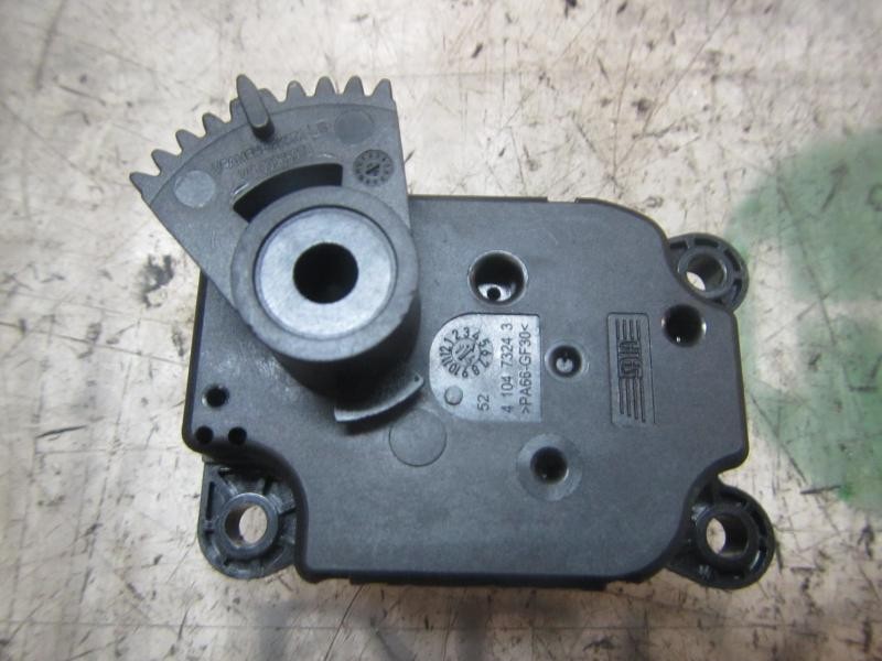 Recambio de motor apertura trampillas climatizador para ford c-max titanium referencia OEM IAM 1786200  