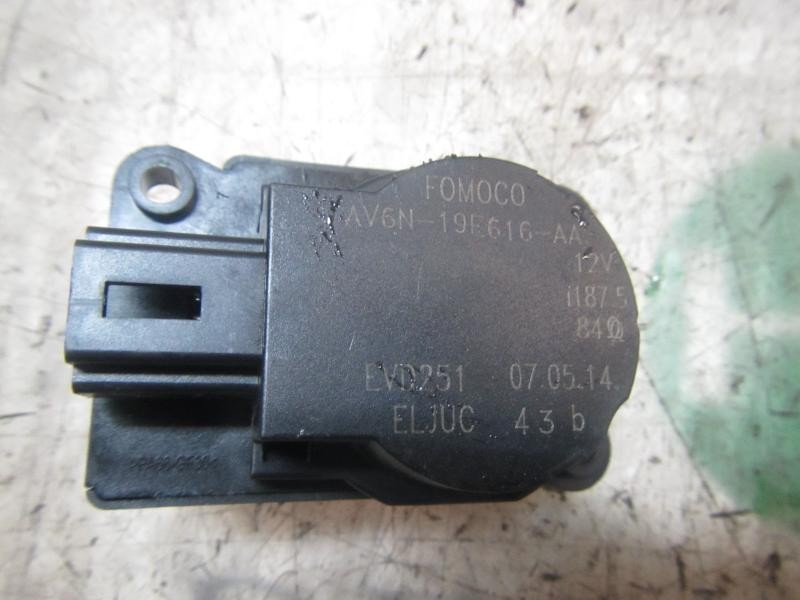 Recambio de motor apertura trampillas climatizador para ford c-max titanium referencia OEM IAM 1786200  