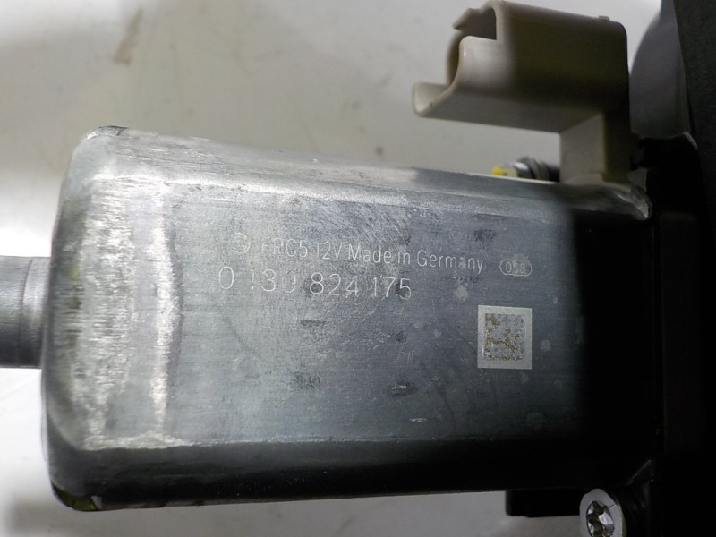 Recambio de elevalunas delantero izquierdo para toyota proace city 1.5 dci referencia OEM IAM  98172121800 