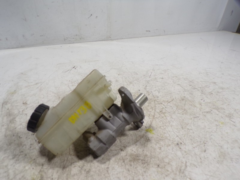 Recambio de bomba freno para dacia sandero stepway referencia OEM IAM 460111938R  