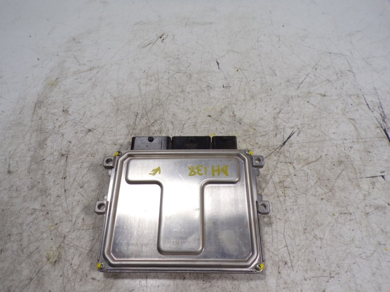 Recambio de centralita motor uce para dacia sandero stepway referencia OEM IAM 237103008R 237103008R 133130337