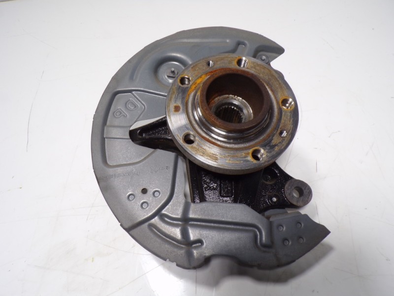 Recambio de mangueta delantera derecha para toyota proace city 1.5 dci referencia OEM IAM   