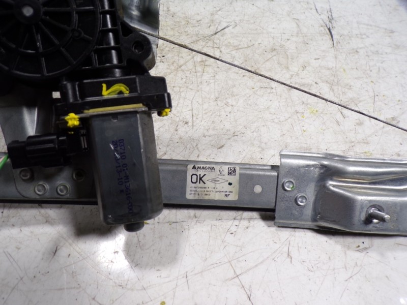 Recambio de elevalunas delantero derecho para dacia sandero stepway referencia OEM IAM 807209299R 807209299R 