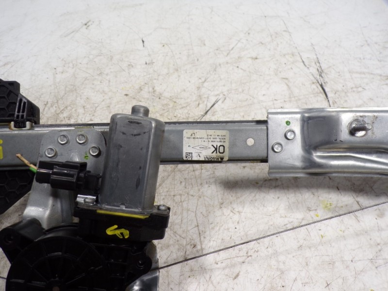 Recambio de elevalunas delantero izquierdo para dacia sandero stepway referencia OEM IAM 807213282R 807213282R 