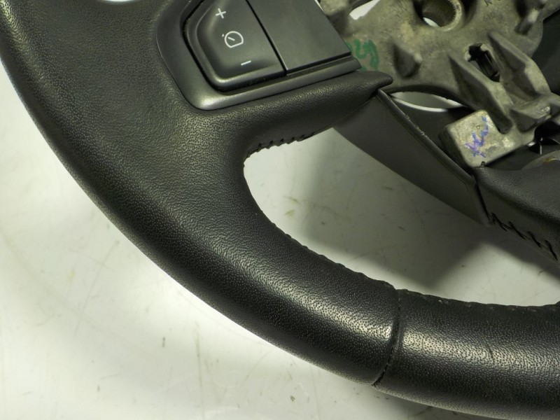 Recambio de volante para renault megane iii berlina 5 p dynamique referencia OEM IAM   