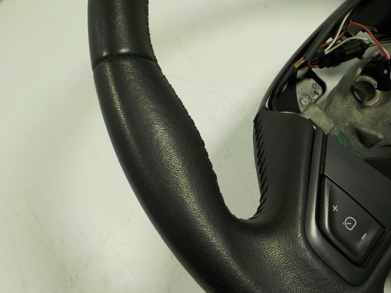 Recambio de volante para renault megane iii berlina 5 p dynamique referencia OEM IAM   