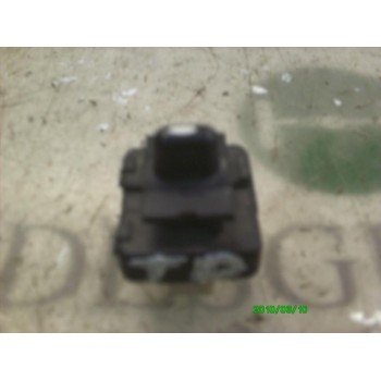 MANDO ELEVALUNAS TRASERO DERECHO 