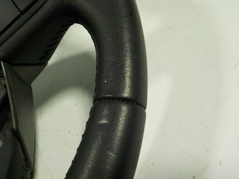 Recambio de volante para renault megane iii berlina 5 p dynamique referencia OEM IAM   