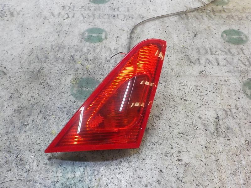 Recambio de piloto trasero antiniebla derecho para mitsubishi colt berlina 3 (cz) referencia OEM IAM   