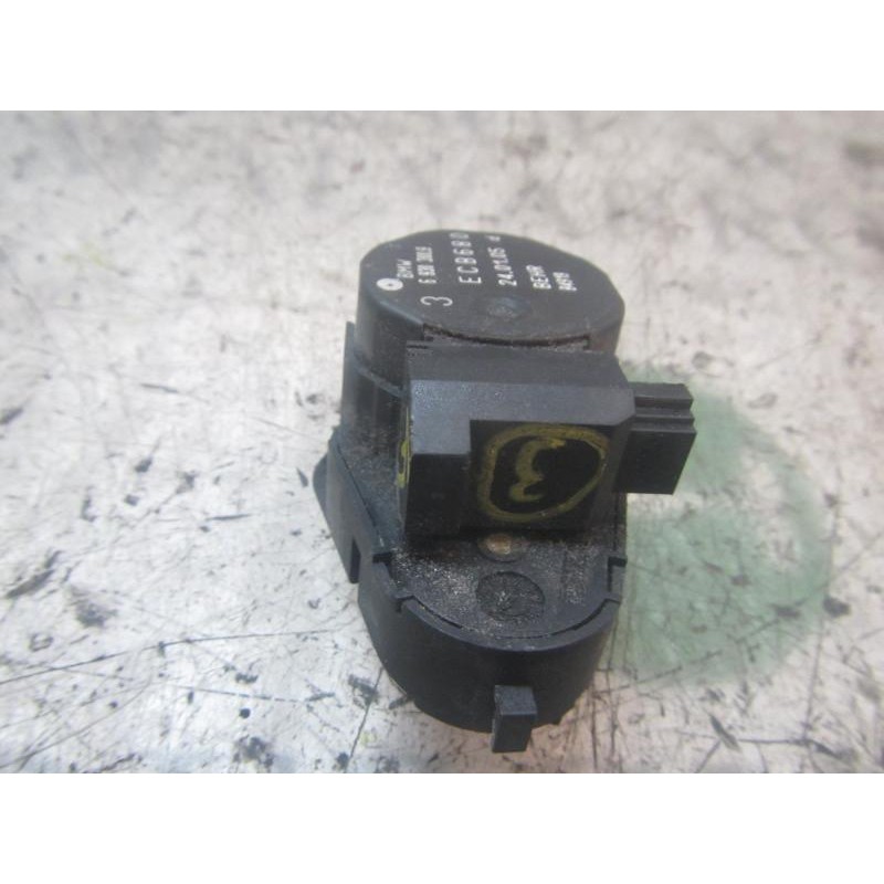 Recambio de motor apertura trampillas climatizador para bmw serie 5 berlina (e60) 525d referencia OEM IAM  69303009 