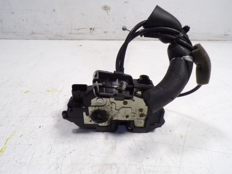 Recambio de cerradura puerta trasera derecha para renault scenic iii grand dynamique referencia OEM IAM 825020033R  