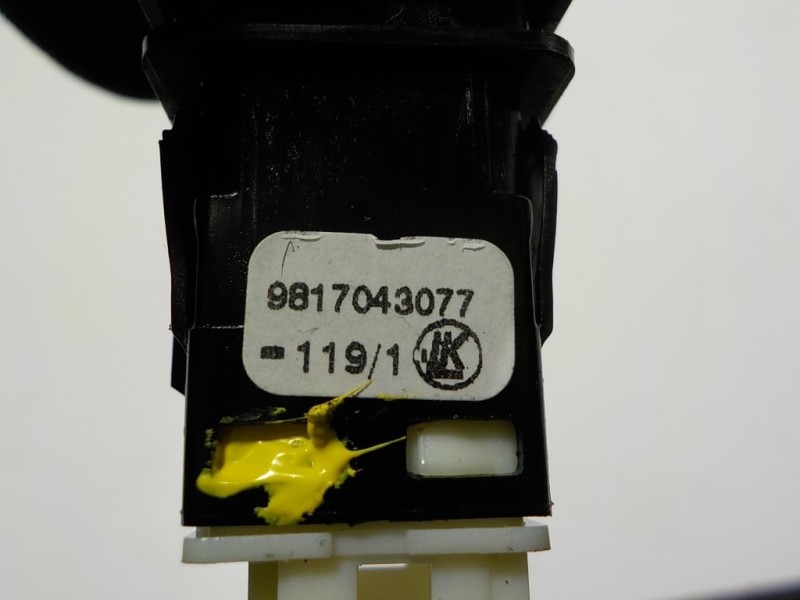 Recambio de warning para toyota proace city 1.5 dci referencia OEM IAM  9817043077 