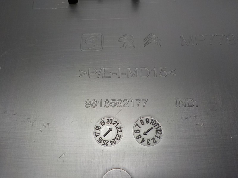 Recambio de guantera para toyota proace city 1.5 dci referencia OEM IAM  9816562177 