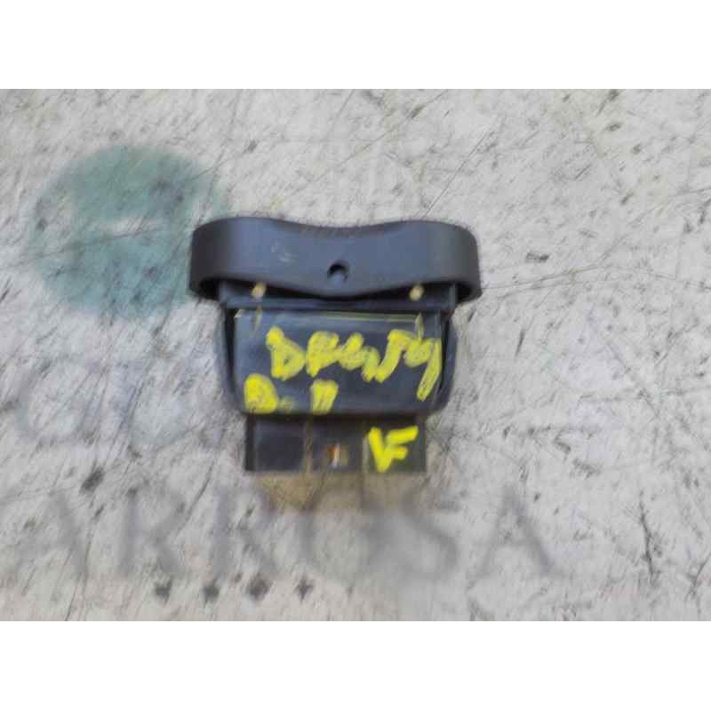 Recambio de mando elevalunas delantero derecho para dacia duster 1.5 dci diesel fap cat referencia OEM IAM 8200602227  