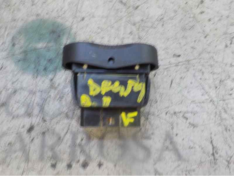 Recambio de mando elevalunas delantero derecho para dacia duster 1.5 dci diesel fap cat referencia OEM IAM 8200602227  