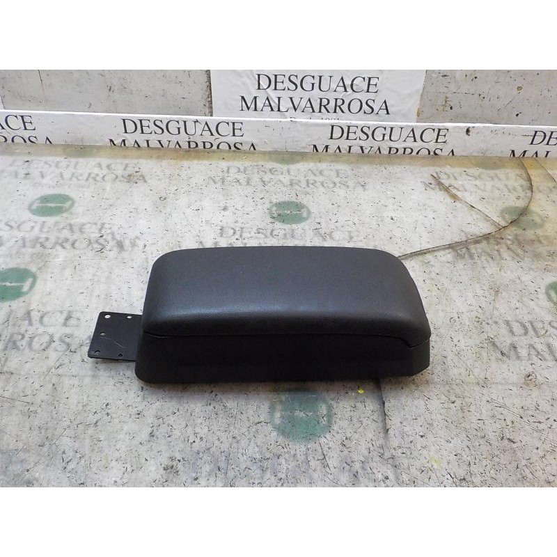 Recambio de apoyabrazos central para jeep compass limited 4x4 referencia OEM IAM 1WN92XDVAA  