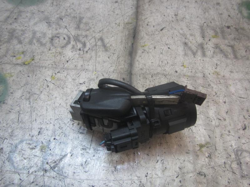 Recambio de antirrobo para peugeot 208 active referencia OEM IAM 1608682880  