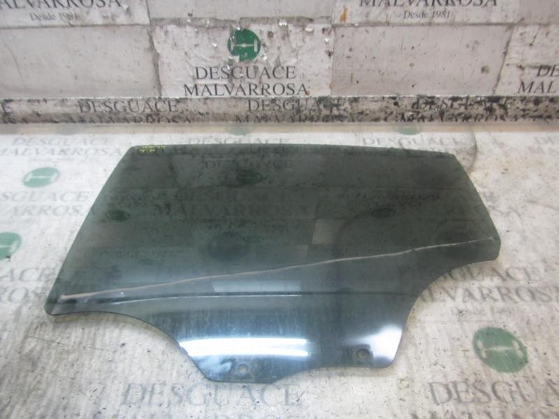 Recambio de cristal puerta trasero derecho para peugeot 208 active referencia OEM IAM 9676399680  