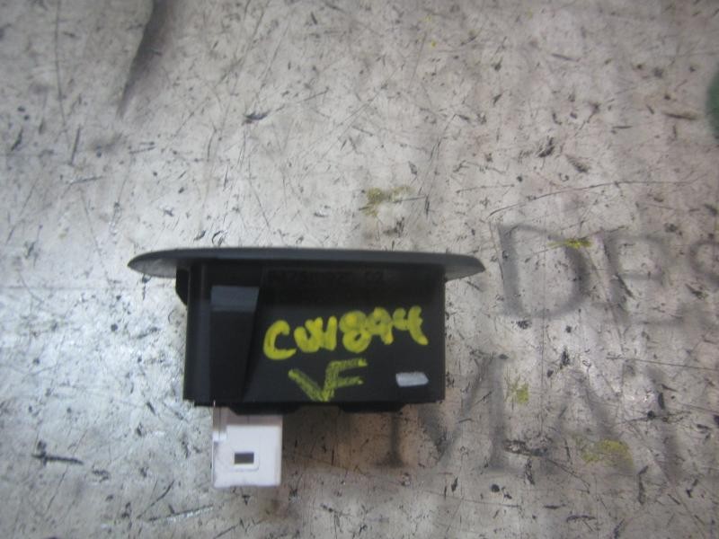 Recambio de mando elevalunas trasero izquierdo para peugeot 208 active referencia OEM IAM 96751119ZD  