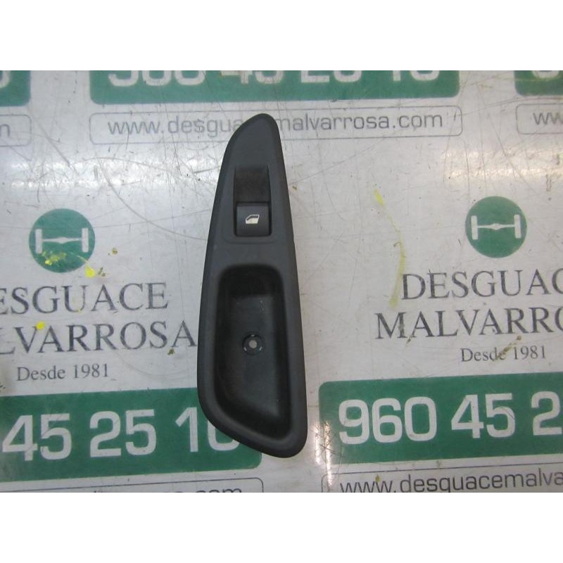 Recambio de mando elevalunas trasero derecho para peugeot 308 1.6 16v hdi referencia OEM IAM 649030  