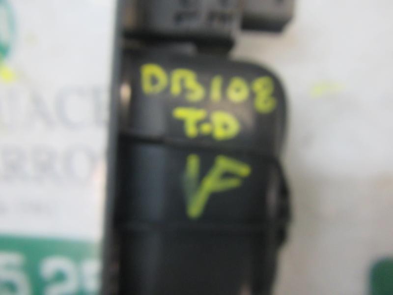 Recambio de mando elevalunas trasero derecho para peugeot 308 1.6 16v hdi referencia OEM IAM 649030  