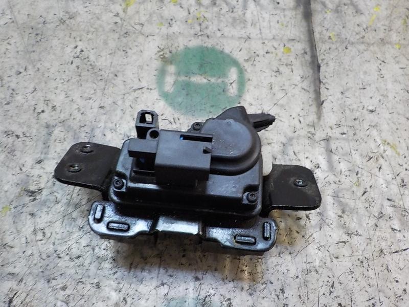 Recambio de cerradura maletero / porton para dodge caliber 2.0 16v crd cat referencia OEM IAM 4589176AB  