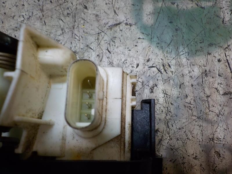 Recambio de cerradura puerta delantera izquierda para dodge caliber 2.0 16v crd cat referencia OEM IAM 4589409AF  