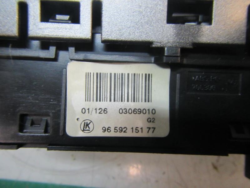 Recambio de warning para peugeot 308 1.6 16v hdi referencia OEM IAM 649015  