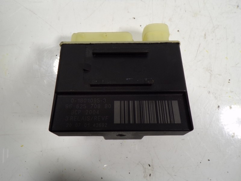 Recambio de caja precalentamiento para toyota proace city 1.5 dci referencia OEM IAM  9662570880 