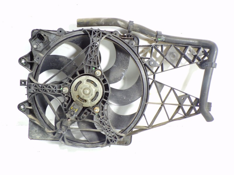 Recambio de electroventilador para fiat punto (199) 1.3 16v jtd dpf cat referencia OEM IAM 51890982  