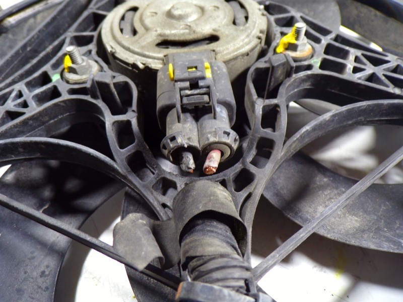 Recambio de electroventilador para fiat punto (199) 1.3 16v jtd dpf cat referencia OEM IAM 51890982  